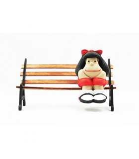 Figura Mafalda Sentada en un Banco Artesanal 10 cms