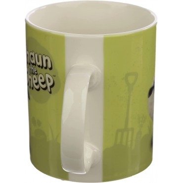 Taza La Oveja Shaun Rebaño Sobre Fondo Verde Porcelana 350 mls