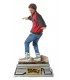 Figura Marty McFly con Aeropatín Back to the Future Regreso al Futuro II Edición Limitada Estatua 22 cms