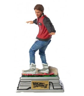 Figura Marty McFly con Aeropatín Back to the Future Regreso al Futuro II Edición Limitada Estatua 22 cms