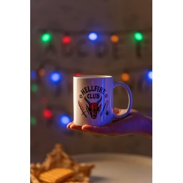 Taza Club Hellfire Stranger Things Cerámica 350 mls