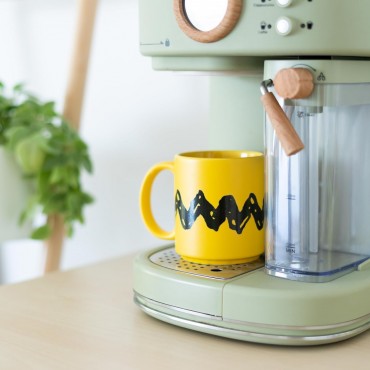 Taza Charlie Brown Snoopy Cerámica 320 mls