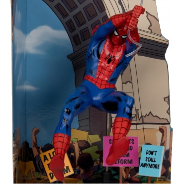 Figura Spider-Man The Amazing Spider-Man #68 Marvel Estatua Diorama Gold Label 15 cms